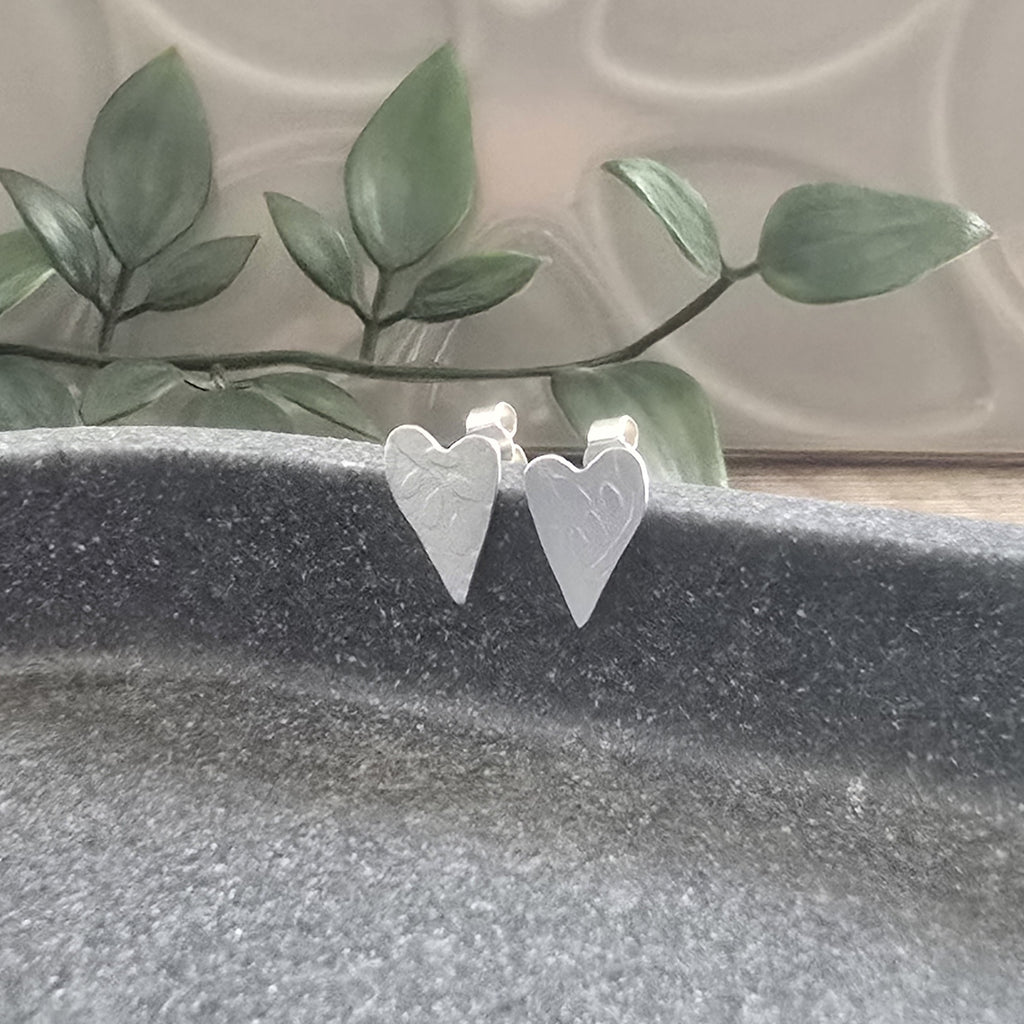 Leaves Heart stud earrings
