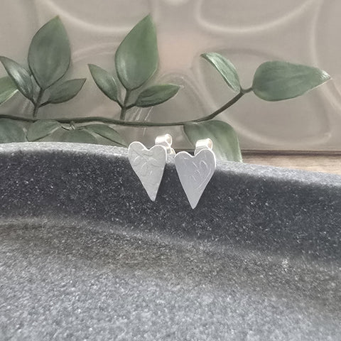 Leaves Heart stud earrings