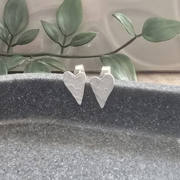 Oak Heart stud earrings
