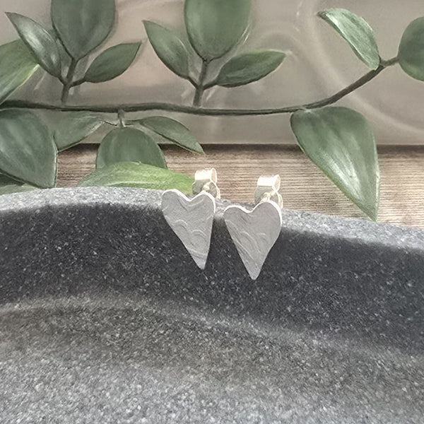 Oak Heart stud earrings
