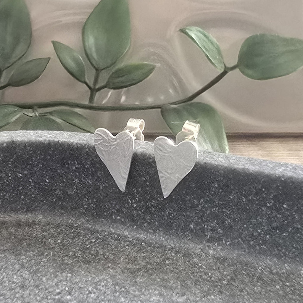 Vines Heart stud earrings