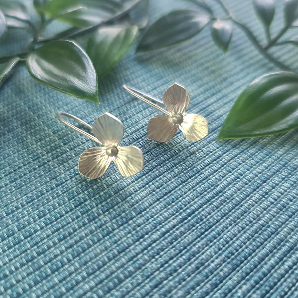 Dainty Flower earrings