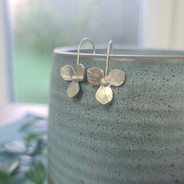 Dainty Flower earrings