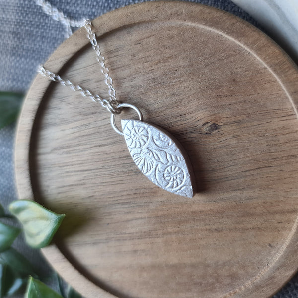 Seashells Hanging Box Pendant