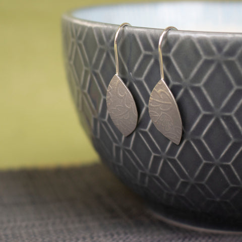 Classic Oak Petal Silver Earrings - wholesale