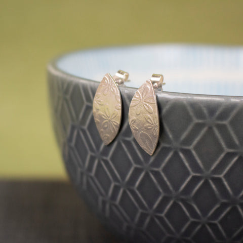 Classic Floral Petal Silver Stud Earrings - wholesale